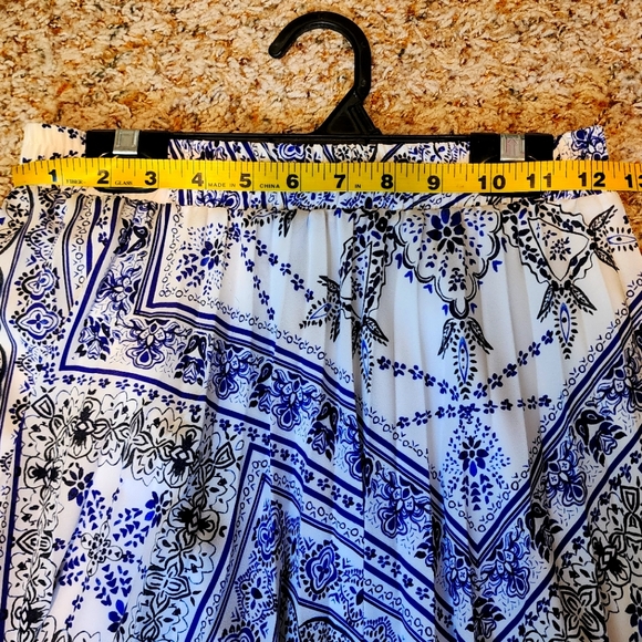 3 for 30 - H&M Blue, White & Black pleated midi skirt, size 2 - Picture 4 of 8